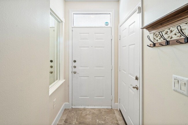 Building Photo - 2054 Alta Meadows Ln