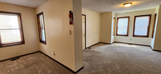 Building Photo - 114 King Ave