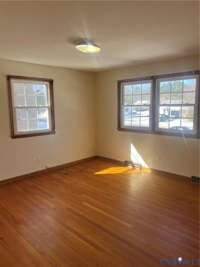 Building Photo - 3308 Woodlawn St