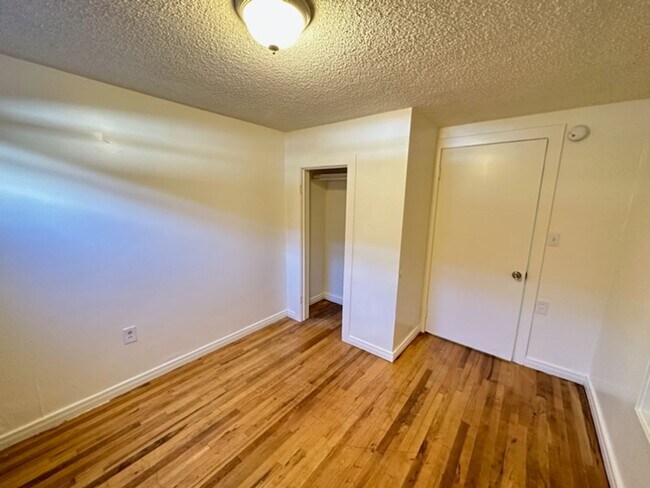 Building Photo - 285-287 N Center St Tri Plex