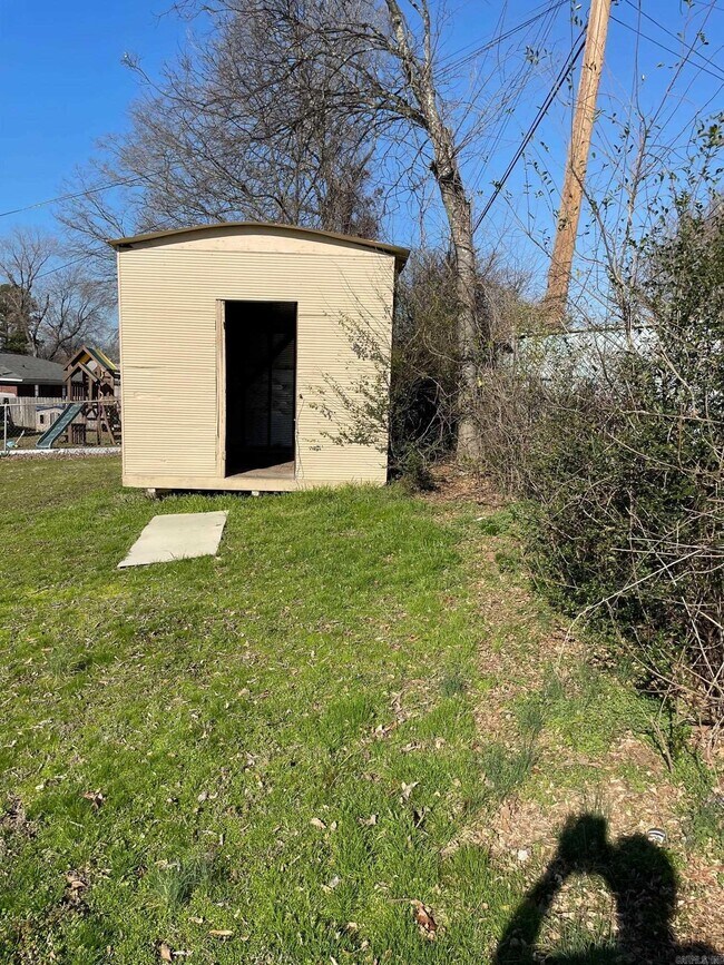 Building Photo - 3902 Mellene Dr