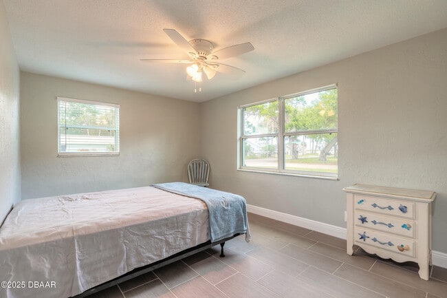 Building Photo - 5028 Palmetto St