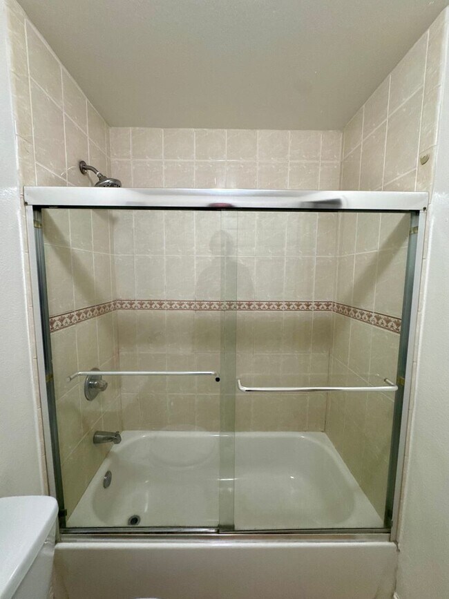 Building Photo - 10524 S Avalon Blvd