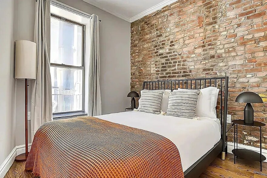 Building Photo - 438 W 52nd St