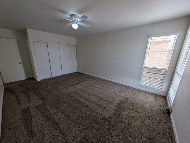 Building Photo - 2 Bedroom Condo in the Escalante Community...