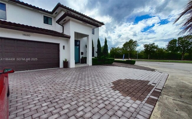 Building Photo - 14680 SW 17th St