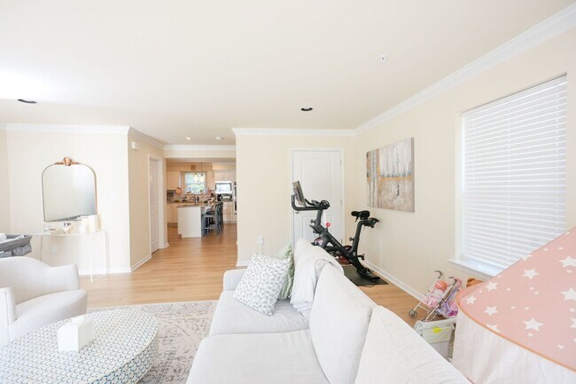 Building Photo - 119 High Pointe Dr
