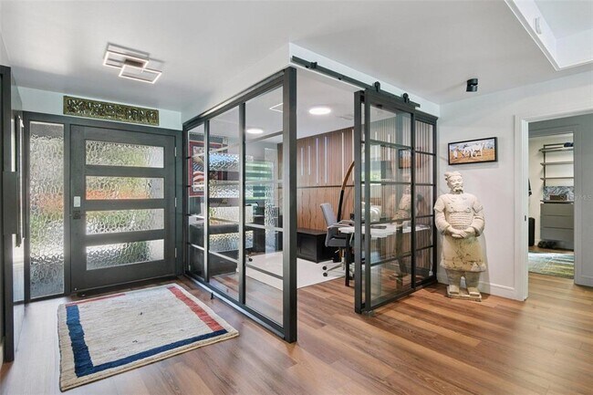 Building Photo - 1851 Royal Oak Pl E