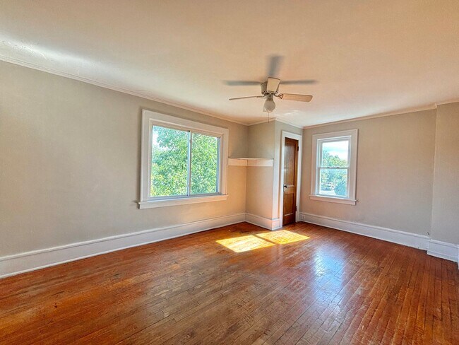 Building Photo - 1101 N Rose- 3 Bed/1 Bath House
