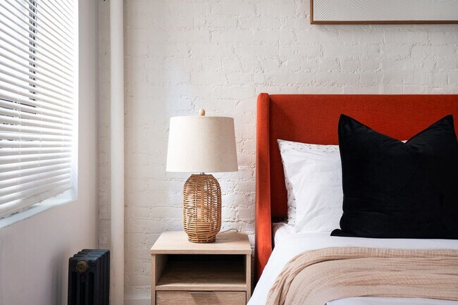 Building Photo - 411 E 68th St