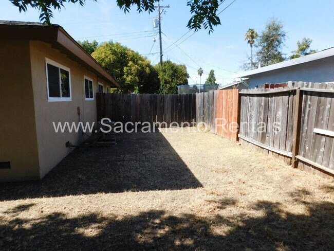 Building Photo - 2 br, 1 bath House - 1497 Janrick Ave