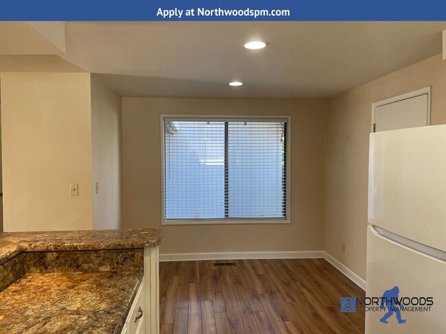 Building Photo - Charming 3 Bedroom 2 Bath Home in Very Nic...