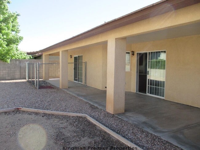Building Photo - 2132 Ridgeview Rd