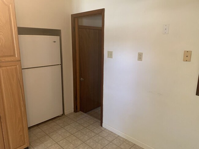 Building Photo - 8327 Lonkar