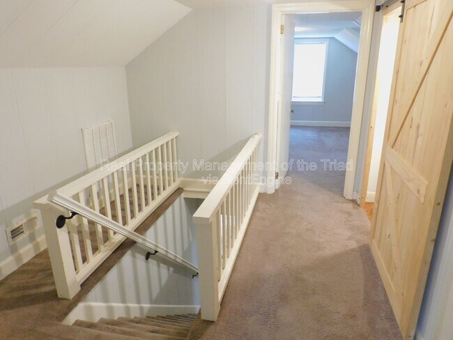 Building Photo - 3713 N Cherry St