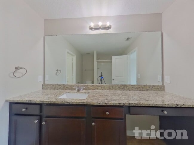 Building Photo - 1058 Lancelot Dr