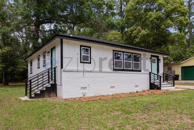 Building Photo - Unit