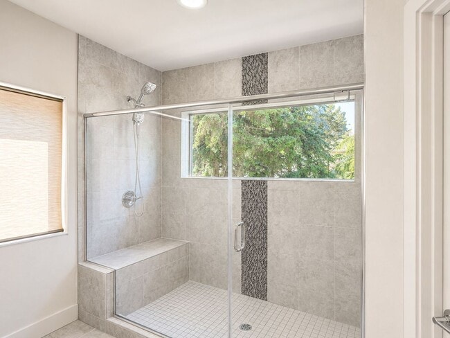 Building Photo - Beautiful Trails at Newcastle Home
