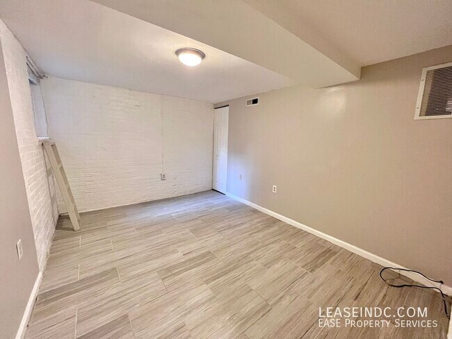 Building Photo - 130 Seaton Pl NW