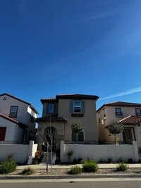 Building Photo - 2 STORY HOME WITH SOLAR IN WEST ROSEVILLE!