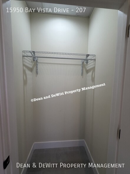 Building Photo - 1 Bed/1 Bath - Unit 207
