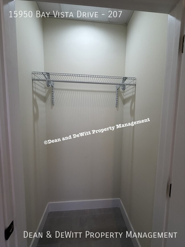 Building Photo - 15950 Bay Vista Dr