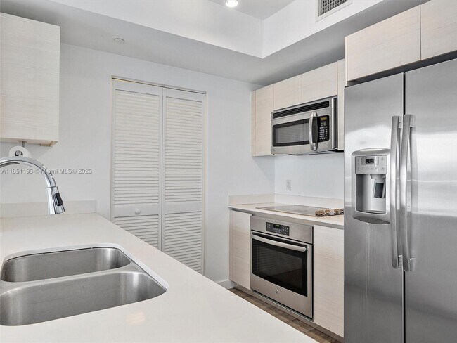 Building Photo - 4250 Biscayne Blvd