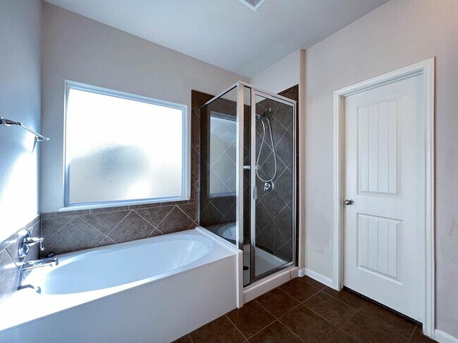 Building Photo - 921 Heritage Springs Trail