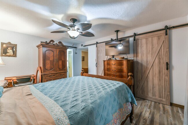 Building Photo - 411 Sailfish