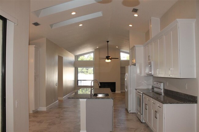 Building Photo - 668 Lamoka Ct