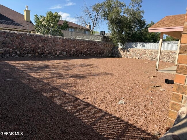 Building Photo - 1468 Plaza Verde Dr