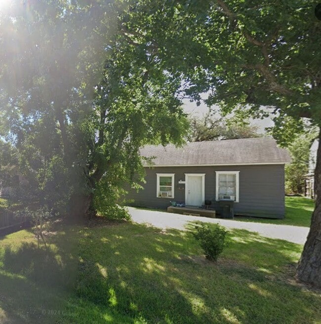 Building Photo - 2649 Royal Ave