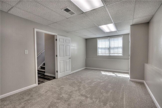 Building Photo - 178 Colton Dr
