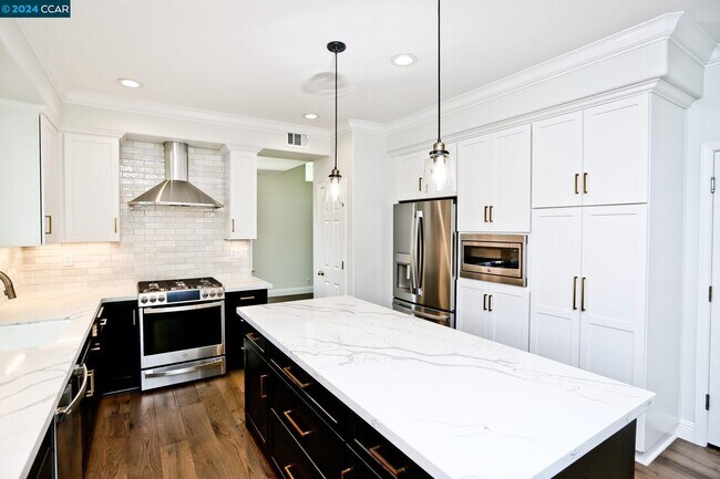 Building Photo - 1079 River Rock Lane