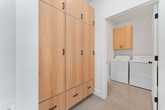 Building Photo - Pre-Leasing Fall of 2026!! Luxury Homes!!