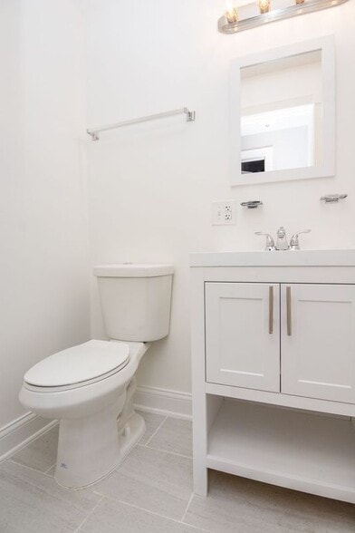 Building Photo - 5048 S Laflin St