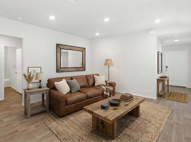 Building Photo - 3 Bedroom Home with Open Layout and Covered Patio in Creekside Farms!