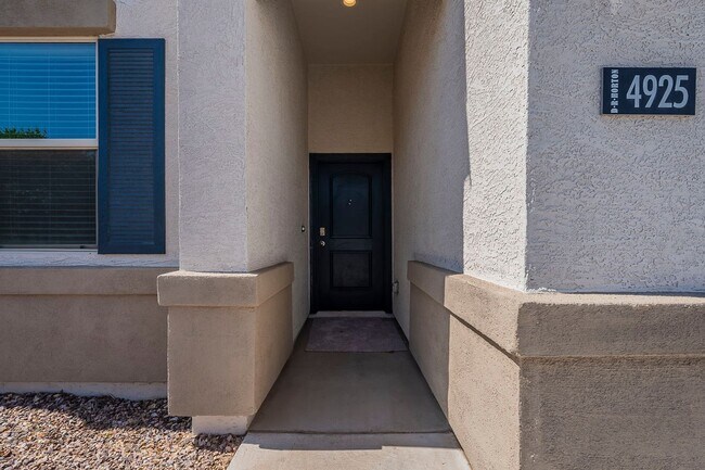 Building Photo - Gorgeous 4 Bed / 2 Bath Home – Move-In Rea...
