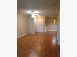 Building Photo - 2831 N Oakland Forest Dr