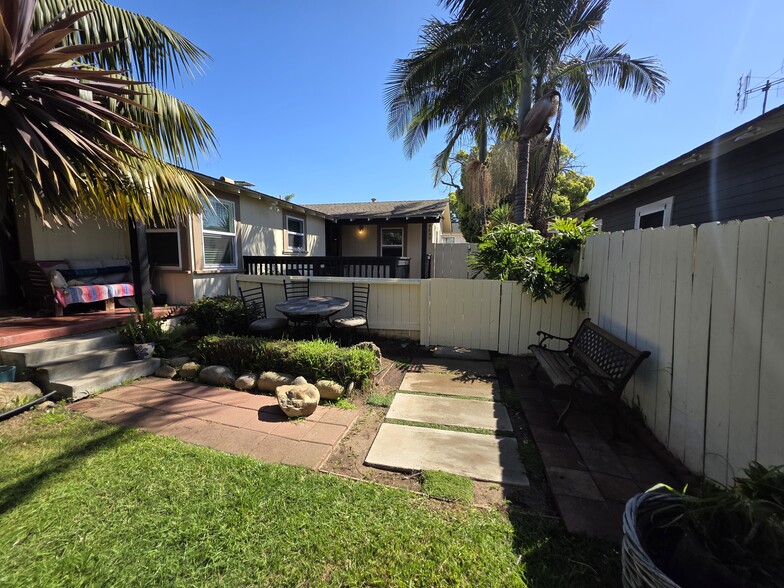 p - 4649 W Point Loma Blvd