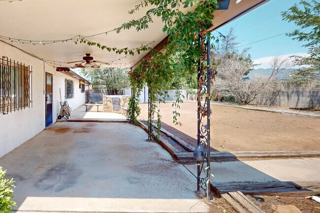 Building Photo - NE Brick Ranch 3/Bd 2/Ba 2 Cg 1782/sf