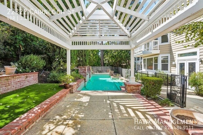 Building Photo - 22322 Cairnloch St
