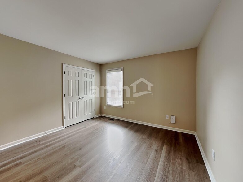 Building Photo - 325 Brims Way