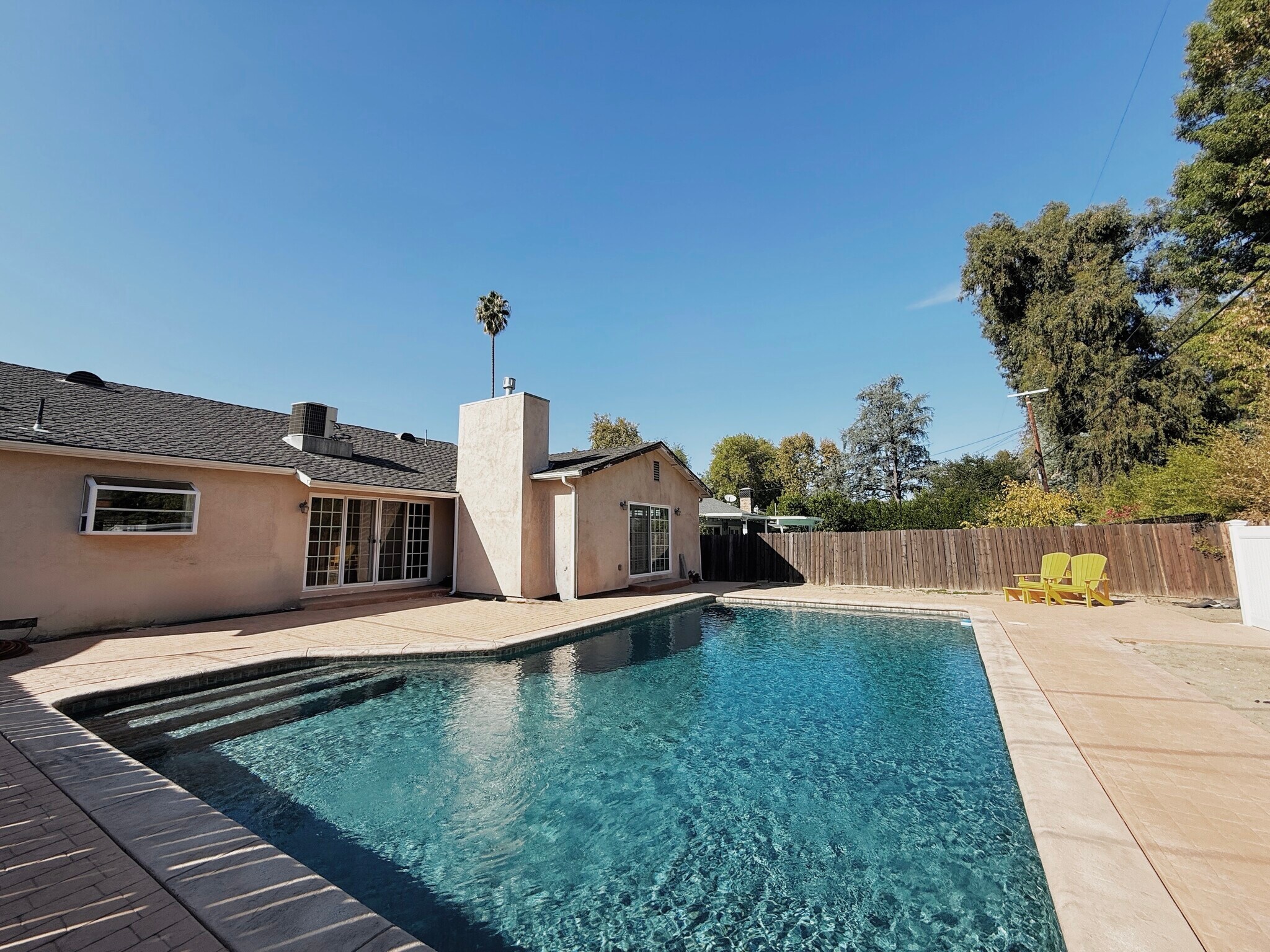 Building Photo - 5932 Cahill Ave