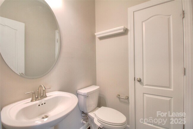 Building Photo - 3013 Hamilton Mill Dr