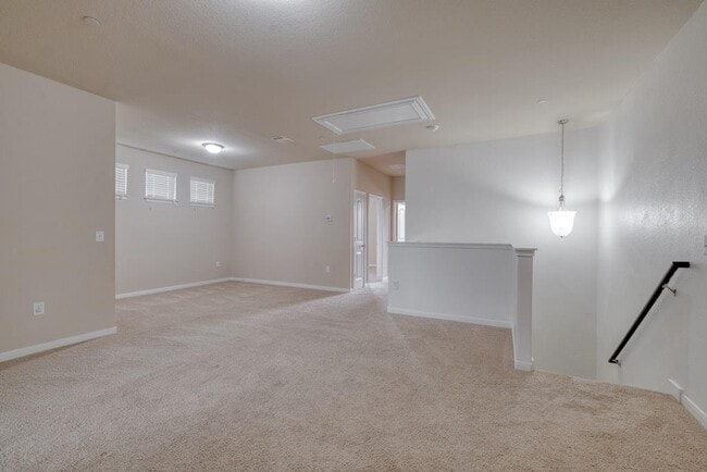 Building Photo - 2880 Donnell Dr