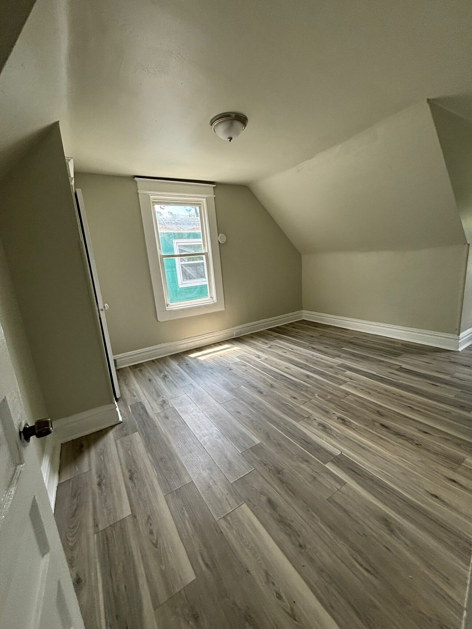 15 Davis Ave 2 - 17 Davis Ave