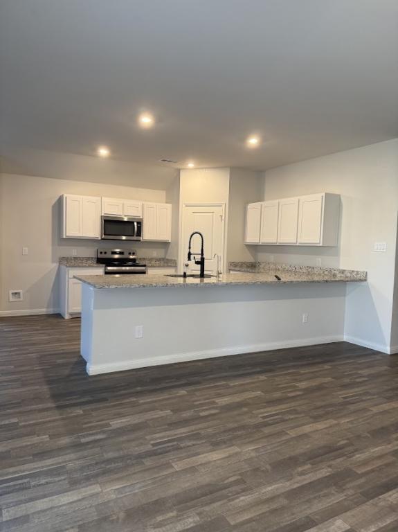 Building Photo - 529 Jameson