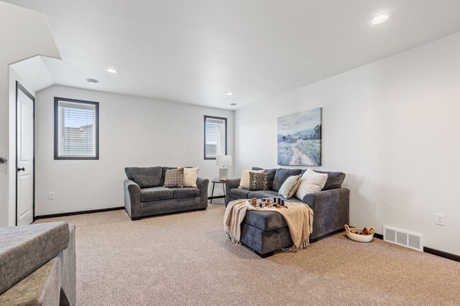 Building Photo - Newly Built in the Wilds neighborhood of West Fargo!