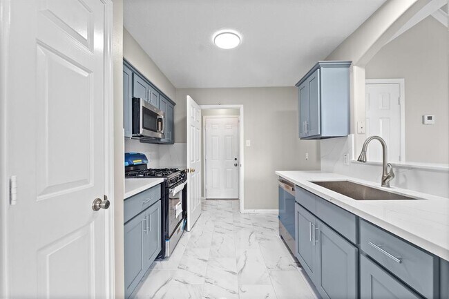 Building Photo - 7103 Biton Dr